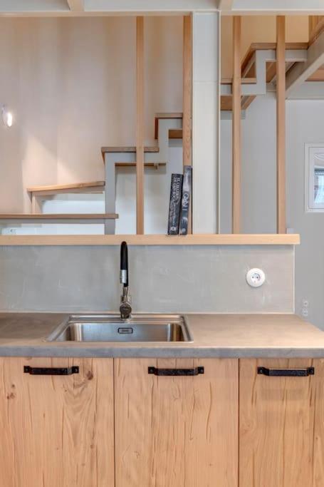 Nomade Vibrant Living Loft Apartment แอร์มูโปลี ภายนอก รูปภาพ