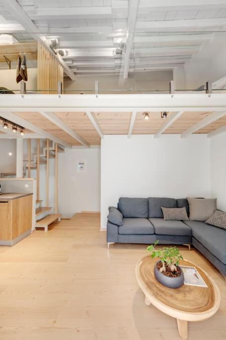 Nomade Vibrant Living Loft Apartment แอร์มูโปลี ภายนอก รูปภาพ